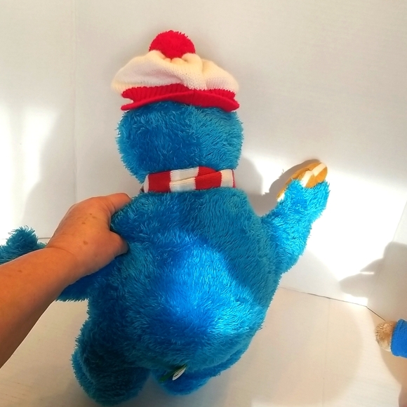 RARE Sesame Street Canadian Cookie Monster Plush 2007 - Picture 6 of 10